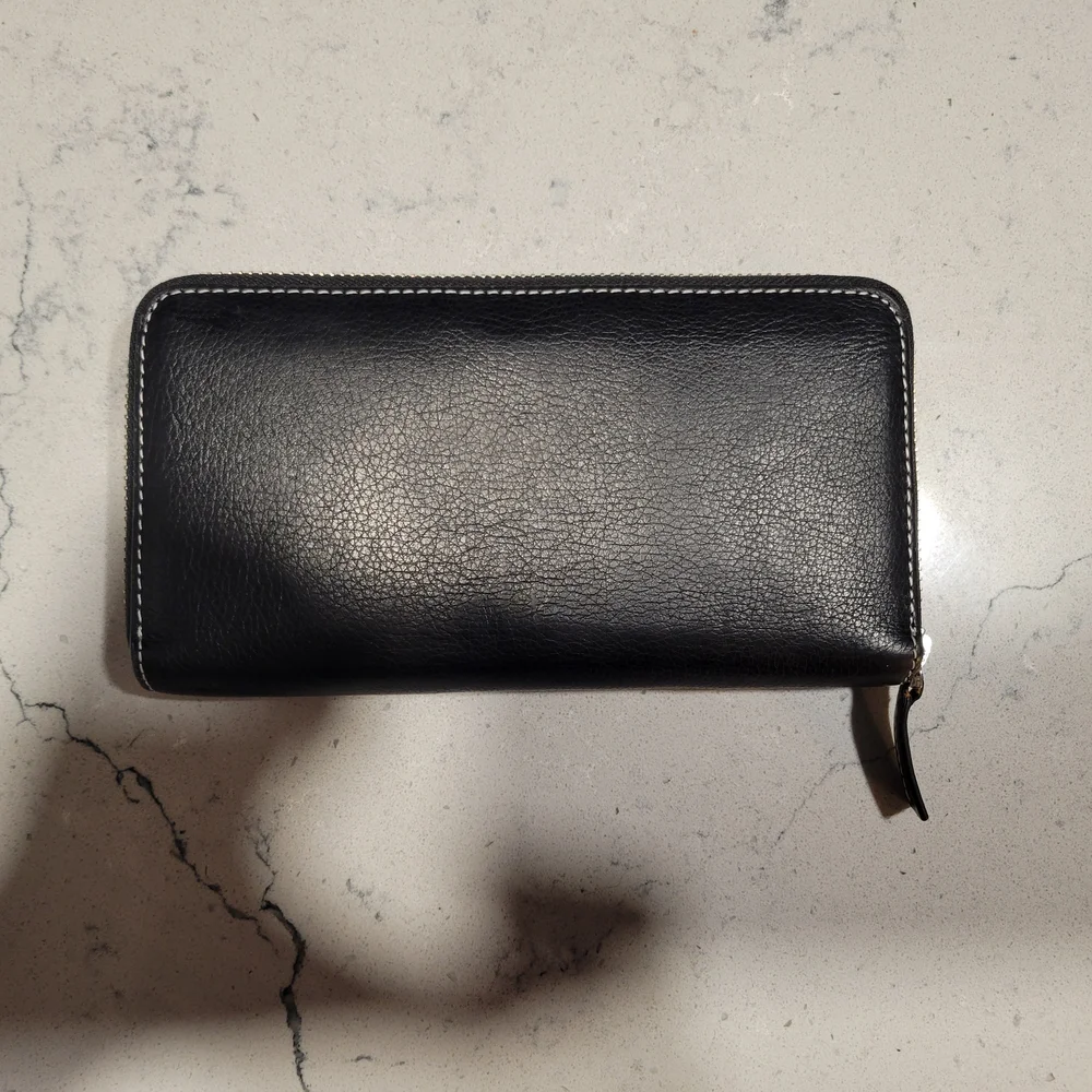 Roots Black Leather Zippered Wallet - Picture 5 of 6